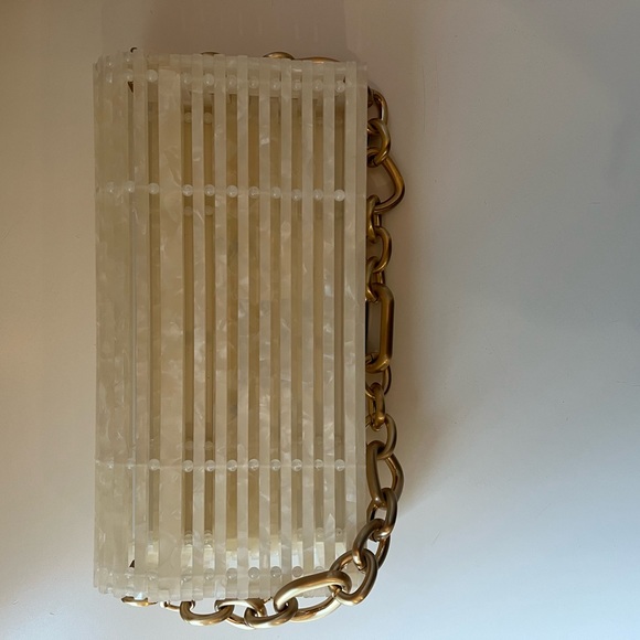 Cult Gaia Slyva Shoulder Bag in White Pearl Speck with Chain Strap - Picture 5 of 8